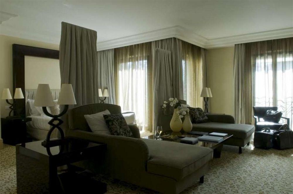 Hotel & Spa Le Pavillon Charbonnieres-les-Bains Luaran gambar
