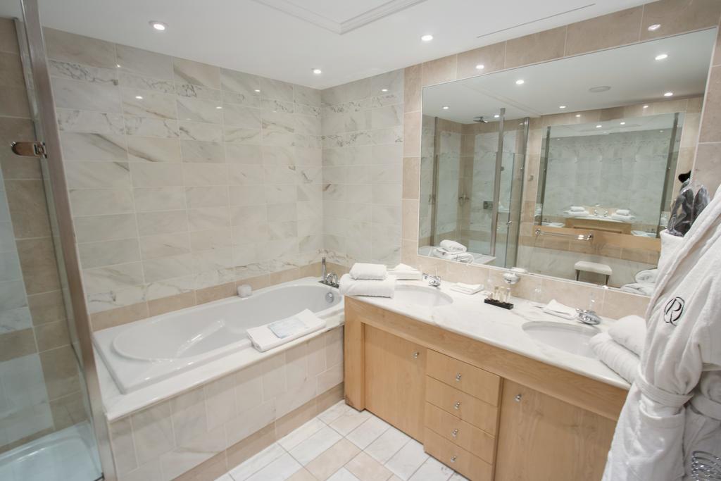 Hotel & Spa Le Pavillon Charbonnieres-les-Bains Luaran gambar