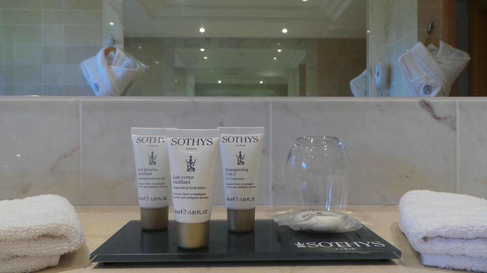 Hotel & Spa Le Pavillon Charbonnieres-les-Bains Luaran gambar