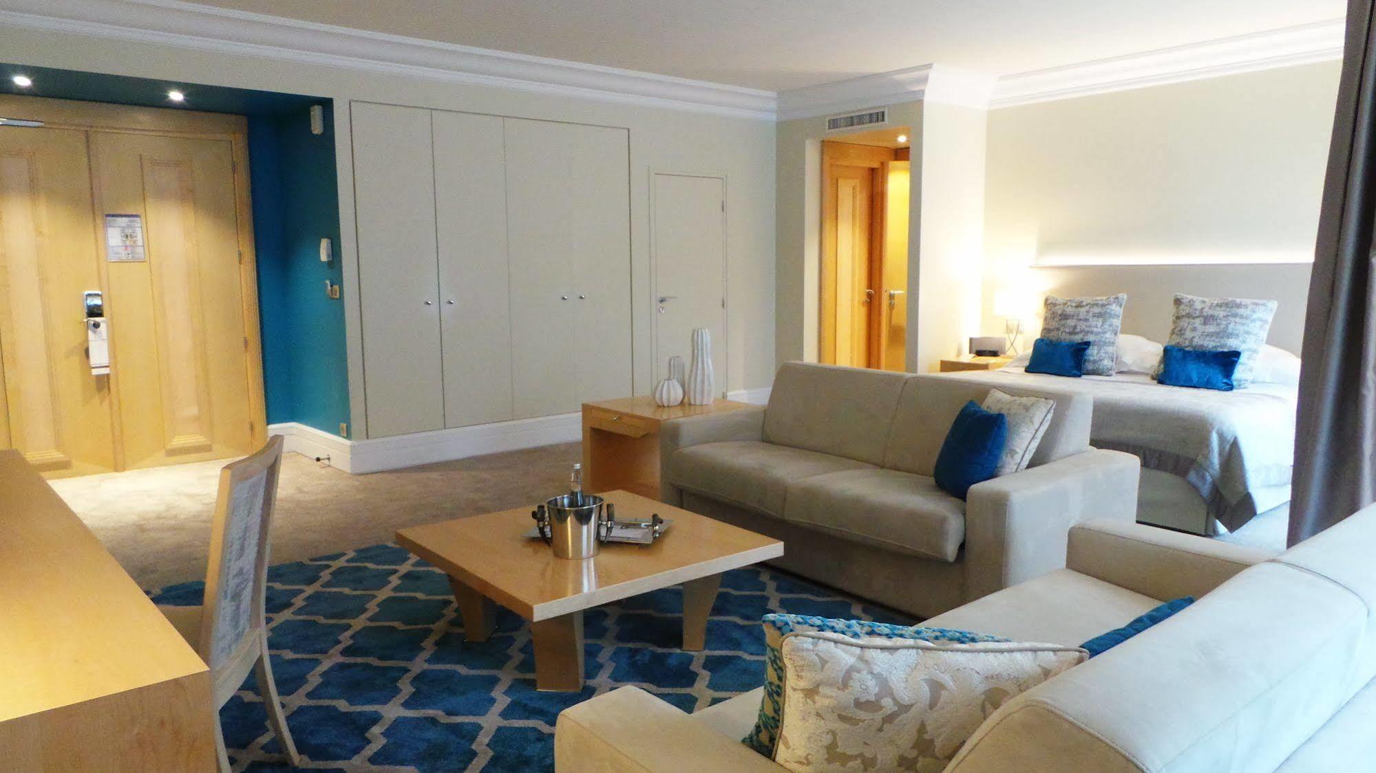 Hotel & Spa Le Pavillon Charbonnieres-les-Bains Luaran gambar