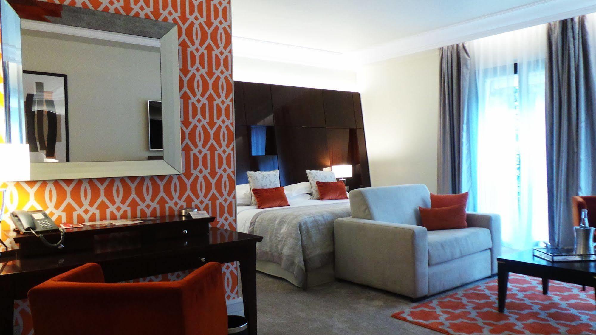 Hotel & Spa Le Pavillon Charbonnieres-les-Bains Luaran gambar