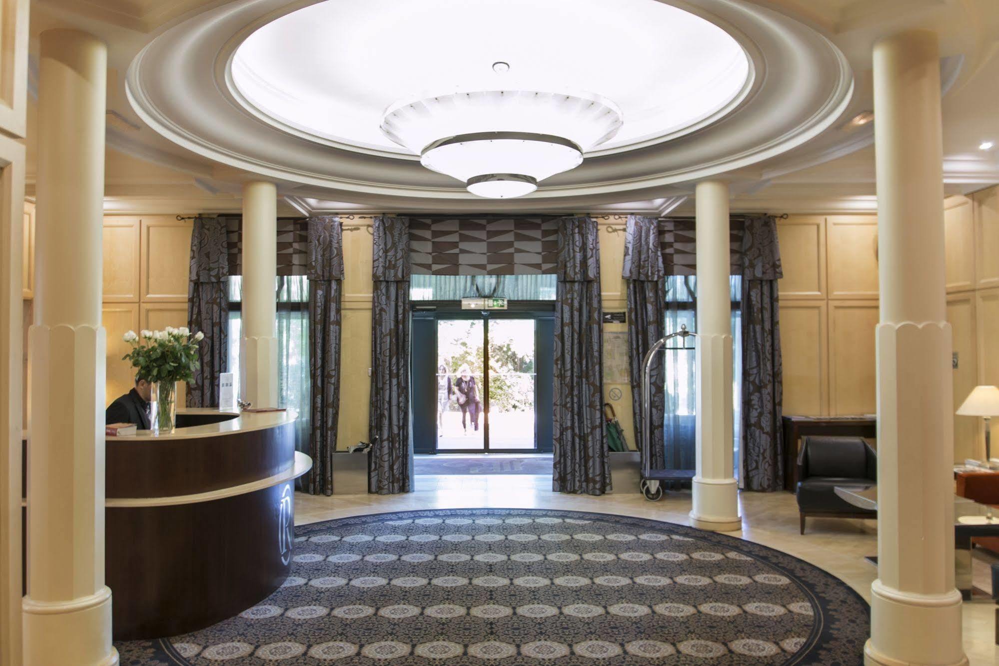 Hotel & Spa Le Pavillon Charbonnieres-les-Bains Luaran gambar